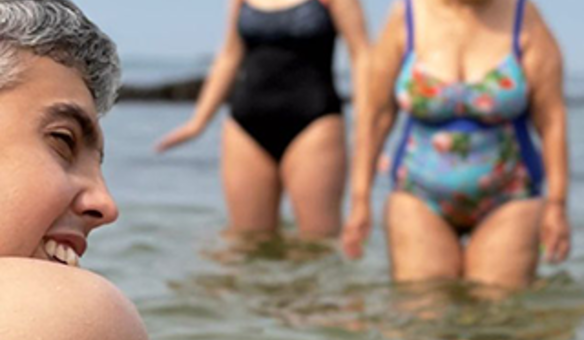 Bom tempo leva utentes do Lar e de CACI at� � praia