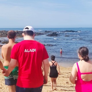 Imagem da Bom tempo leva utentes do Lar e de CAO at� � praia