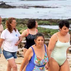 Galeria - Imagem 1 da Bom tempo leva utentes do Lar e de CACI at� � praia