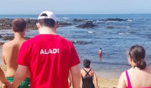 Bom tempo leva utentes do Lar e de CAO at� � praia