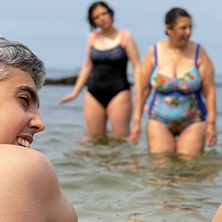 Imagem da Bom tempo leva utentes do Lar e de CACI at� � praia